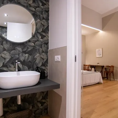 Room24 L Апартаменти *
