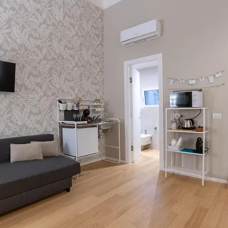 Room24 L * Барі